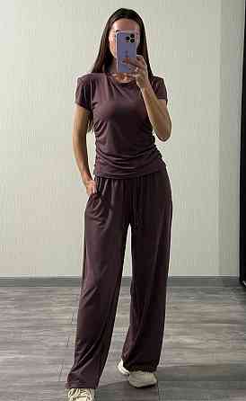 Жіночий прогулянковий оверсайз костюм-двійка: футболка та штани віскоза Шоколад Одеса