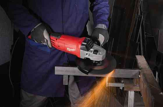 Шліфмашина кутова MILWAUKEE, AGV 22-230 E, 2200Вт, 230мм (захисний кожух, кабель 4м, бокова рукоятка, ключ) Одеса