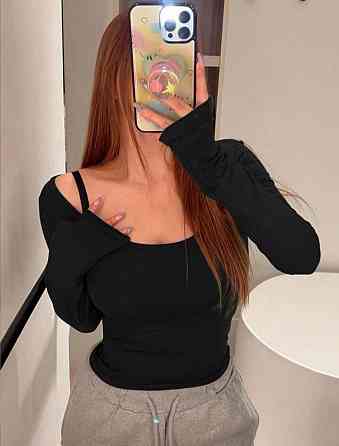 Жіночий базовий лонгслів  2в1 с комбінованим та спокусливим вирізом Одеса