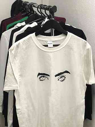 Женская \ Мужская футболка со взглядом. Футболка unisex. Черновцы