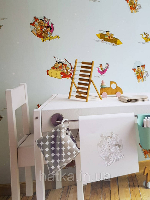 Шпалери вінілові на флізеліні AdaWall Ada Kids метрові дитячі мультфільми Флінтстоуни герої на блакитному тлі Київ - фото 1