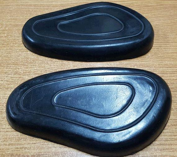 Накладки бака К-750, М72 (пара) (гума) (чорні) MTBZO Киев - изображение 1