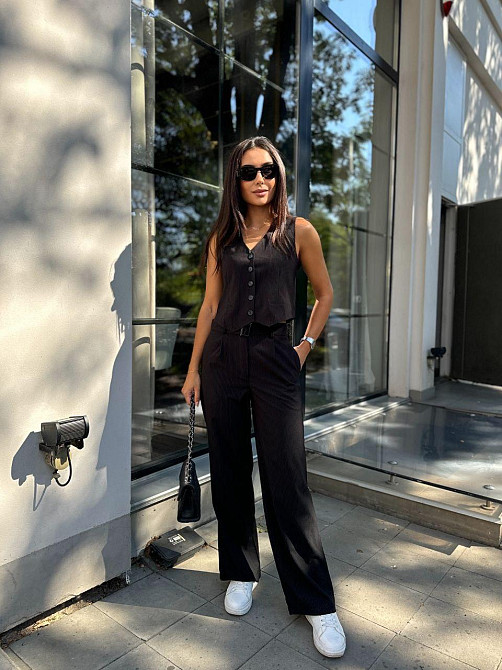 Женский брючный костюм двойка: жилет и брюки турецкая костюмка Черный, 42 Одесса - изображение 1