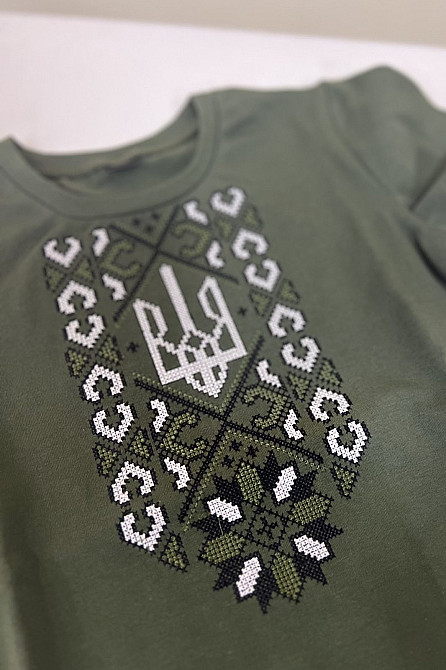 Детская футболка для мальчика с коротким рукавом белого цвета с голубым орнаментом Сумы - изображение 1