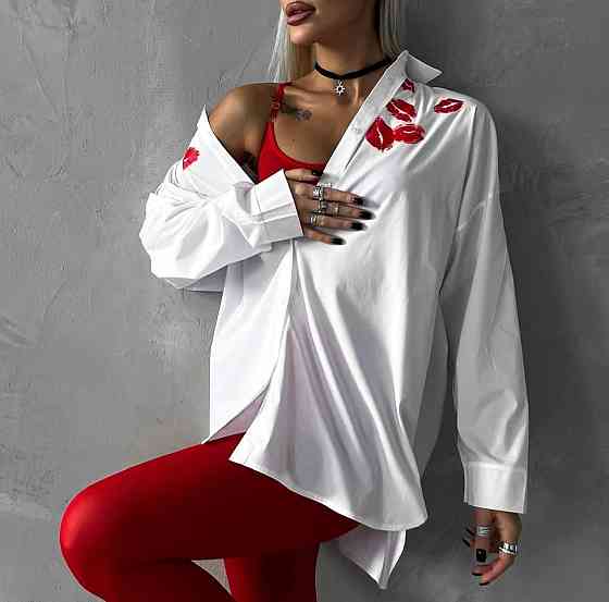 Женская стильная оверсайз рубашка с поцелуями коттон Одесса