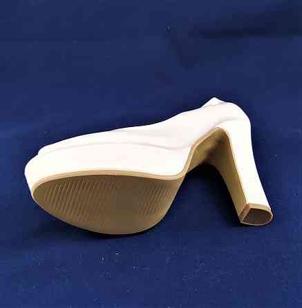 Жіночі Білі Туфлі на Кабуці Лакові моделі (розміри: 37) - 02-2 Дніпро