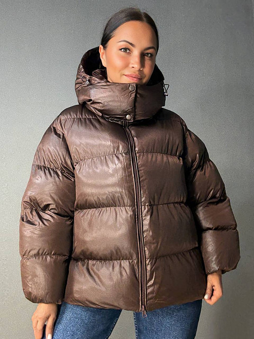 Куртка женская Lady Yep 10041 глянцевая пуффер оверсайз с капюшоном коричневая, коричневый, 42 Киев - изображение 8