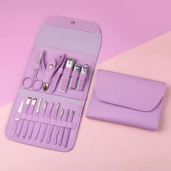 Набор для маникюра и педикюра в кейсе,пинцет,пилочка,ножницы универсальные предметы 16 шт, цвет розовый Каменец-Подольский
