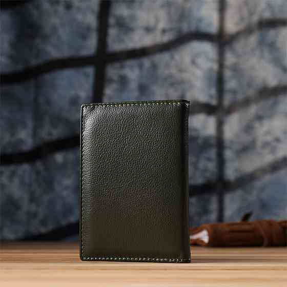 Практична обкладинка на паспорт універсального формату із натуральної шкіри ST Leather 23081 Зелений Київ