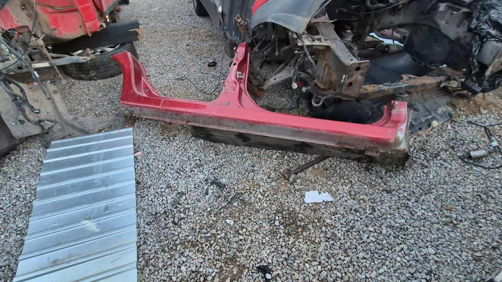 Правый порог с стойкой лада калина Киев - изображение 1