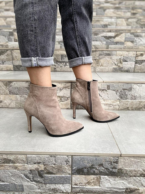 Nivelle Замшеві черевики жіночі демісезонні весна-осінь колір капучино, на стійкому каблуці р. Коломия - фото 7