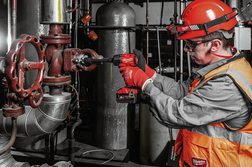 Гайкокрут акумуляторний 1/2" MILWAUKEE, M18 FMTIW2F12-0, 881Нм (+ак., M18 B5 (5Aг)) Одеса - фото 7