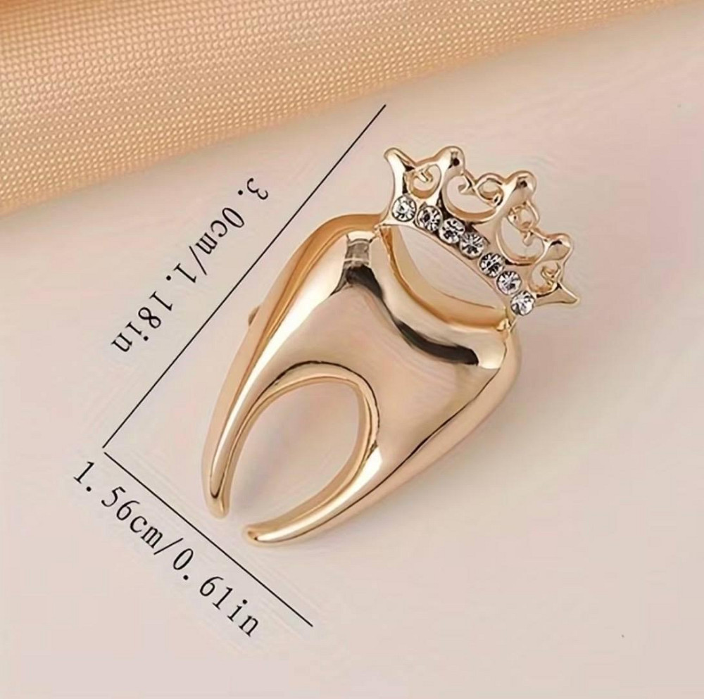 Брошка зуб із короною золота зі стразами, значок стоматологічний подарунок лікарю Київ - фото 2