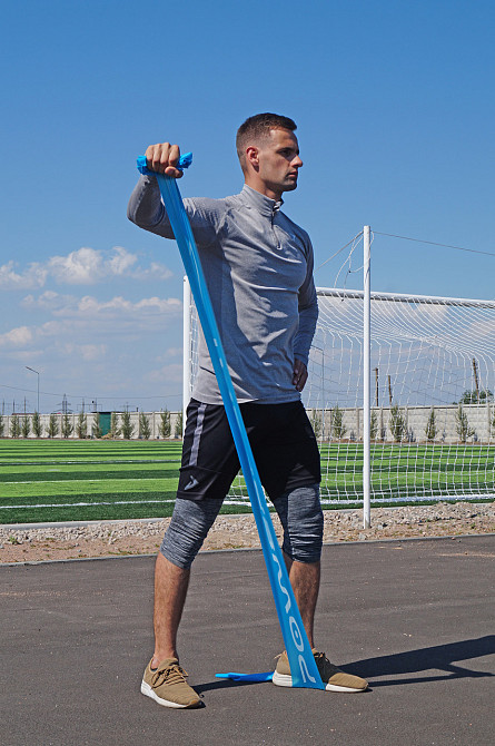 Стрічка-еспандер для фітнесу та реабілітації PowerPlay 4112 0.4мм MediBand Light Синя (6.8 кг) Кам'янське - фото 9