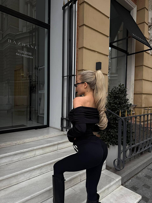 Женский лонгслив с открытыми плечами и изящной драпировкой вдоль плеч и боков турецкий микродайвинг Одесса - изображение 6