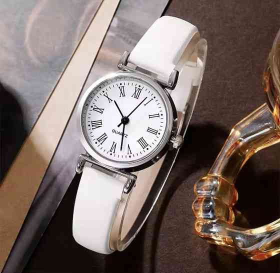 Подарочный набор для женщин Сердце наручные часы браслет ожерелье серьги без подарочной коробки белый Киев