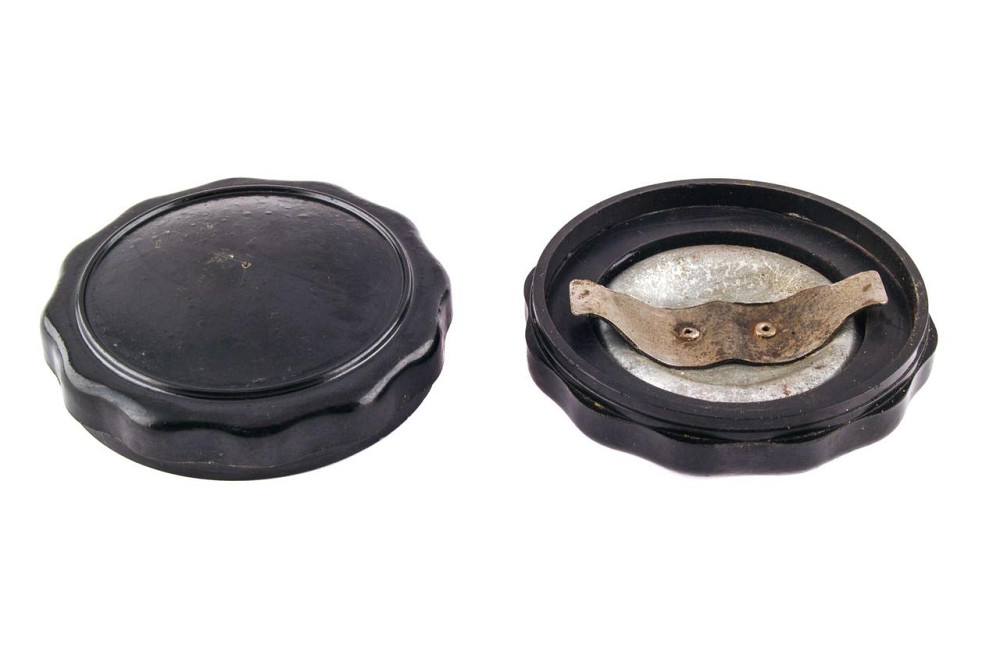 Крышка бака топливного мотоцикл Днепр , Мт (черная) Мукачево - изображение 1