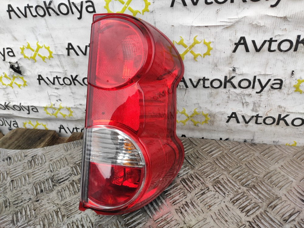 Ліхтар задній правий Nissan NV200 2009-2021 (26550BJ20A) Ковель - фото 1