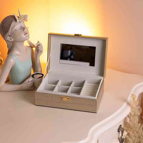 Скринька для прикрас з еко шкіри 10 відділень з дзеркалом 20×14×8 см Золотистий HP-5-19GOLD Київ