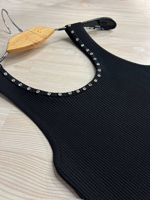 Майка женская A-N 3805 в рубчик с камнями на вырезе, черный, one size Киев - изображение 7