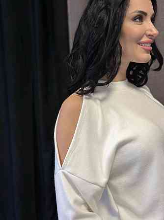 Жіноча ангорова кофта з розрізами "Girl" оптом | Норма | Розпродаж моделі Молочний, 42-44 Київ