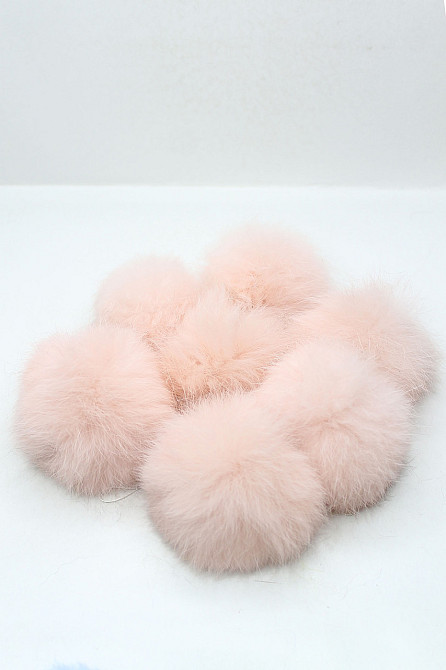Помпони на дитячу шапку з натурального хутра кролика 7-8 см Пудровий Харків - фото 1