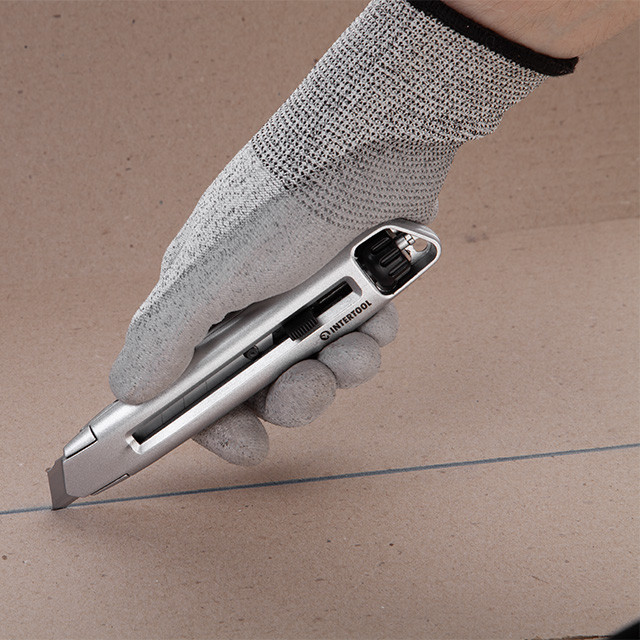 Нож сегментным 18 мм, металлический, усиленный, винтовая фиксация INTERTOOL HT-0512 Киев - изображение 8