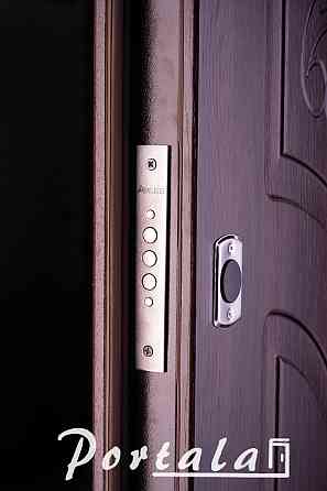 Двери уличные, серия Элегант, модель Рассвет, гнутый профиль, 2 контура уплотнения, 2 замка Киев