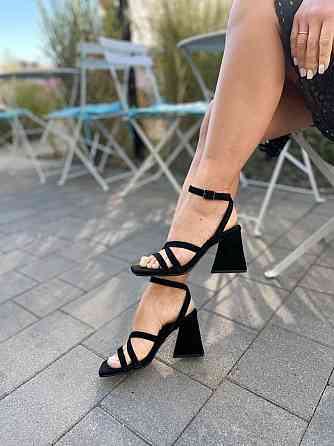 LIRIO Стильні жіночі босоніжки чорні з натуральної замші на грубому каблуці LIRIO L0282/8073-СТ Коломыя