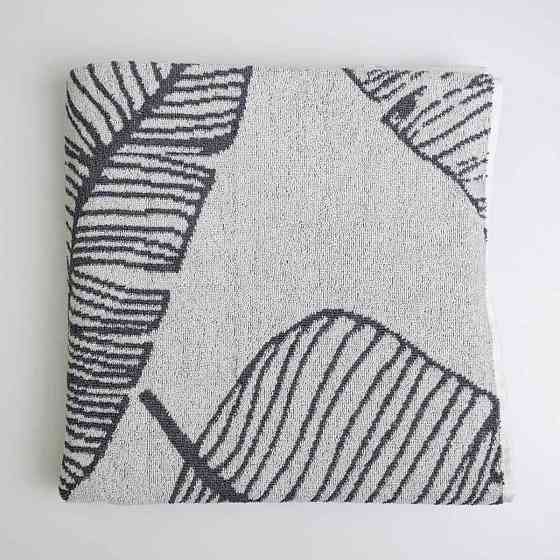 Полотенце махровое для душа с рисунком перо GM Textile 70х140см 400г/м2 (Серый) Сумы