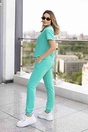 Спортивный костюм с футболкой 