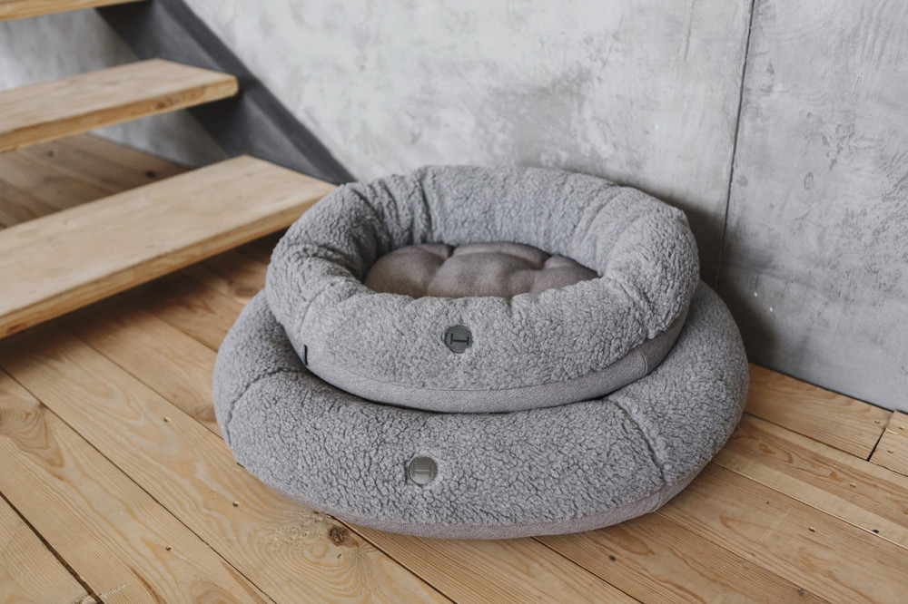 Лежанка для собак і котів овальна Harley and Cho, круглий лежак для тварин Bagel Fur Gray Одеса - фото 8