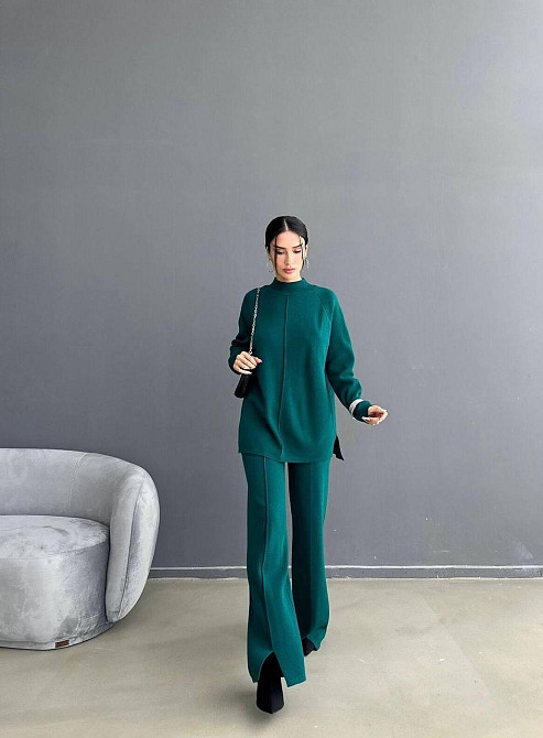 Женский базовый теплый брючный костюм двойка: свитер и штаны машинная вязка Изумрудный Одесса - изображение 4