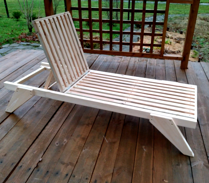 Шезлонг садовый 