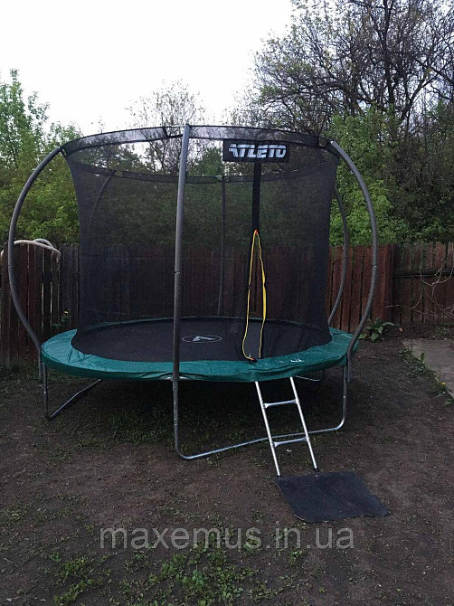 Батут Atleto 312 см (10 ft) зеленый с внутренней сеткой и лестницей (нагрузка до 150 кг) Мостиська - фото 11