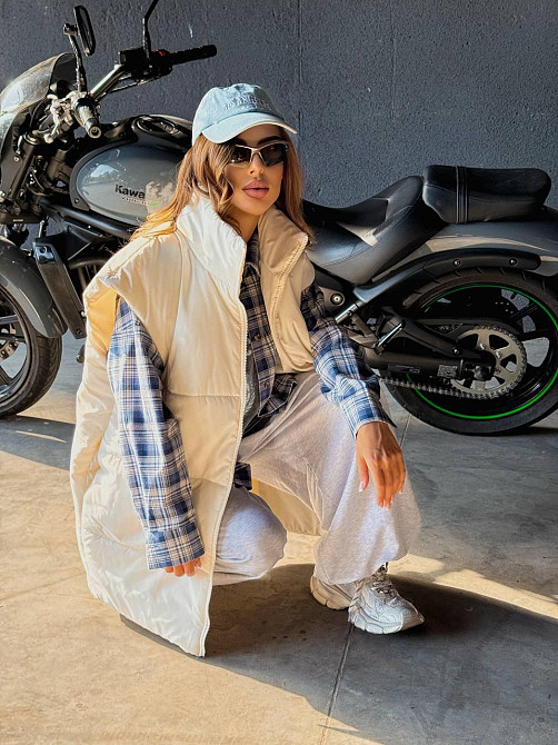 Жіноча стильна оверсайз-дута жилетка плащівка Еммі Молочний Одеса - фото 9