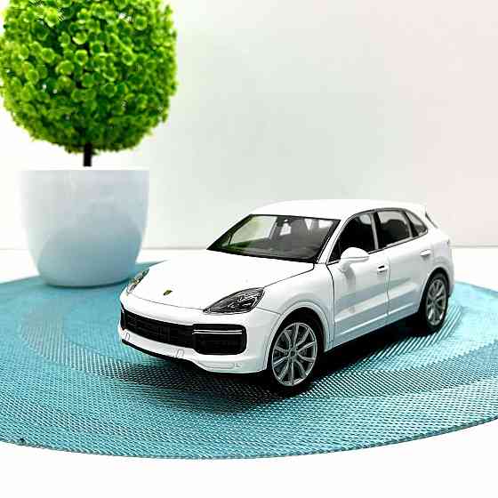 Машина Welly Nex Porsche Cayenne 1:24 інерційна відкриваються двері Вид 1 Біла (24092W) Чернігів