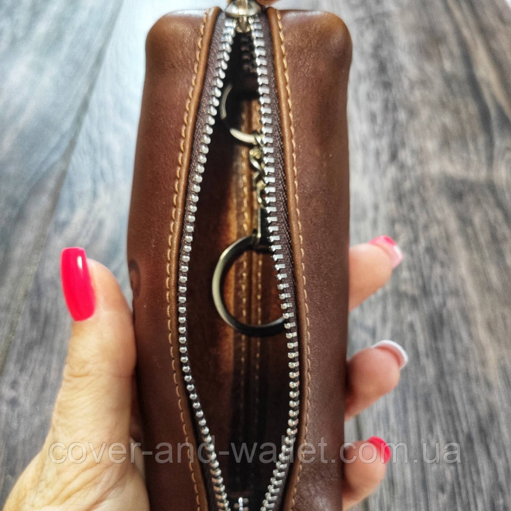 Коричневая глянцевая кожаная ключница бочка Grande Pelle Киев - изображение 4