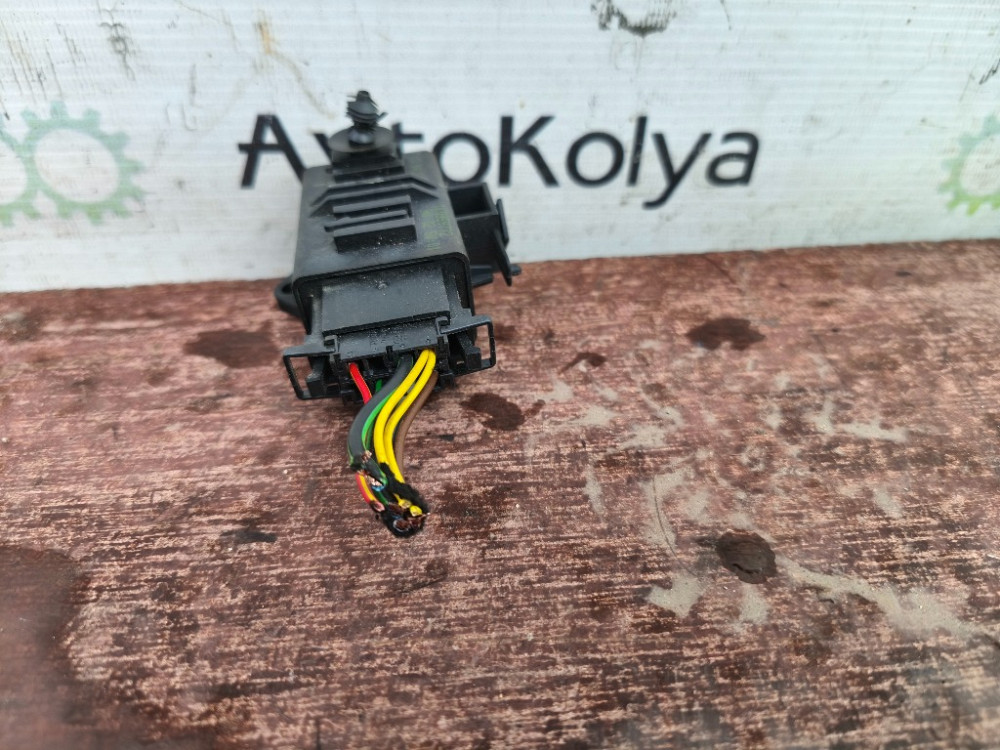 Блок керування обігрівом сидіння VW Golf V 2003-2008 (1K0959772) Ковель - фото 3