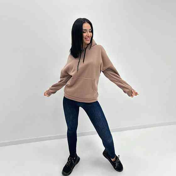 Однотонный батник с капюшоном 