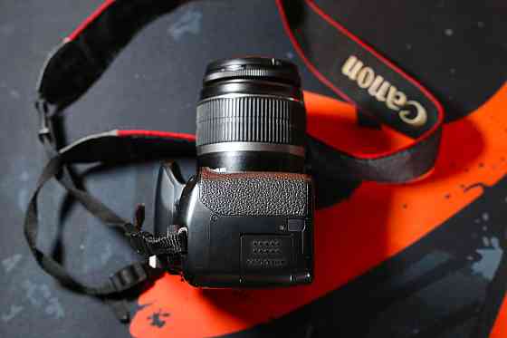 Зеркальный фотоаппарат Canon EOS 450D Зеркалка.Комплект. Б\У Киев