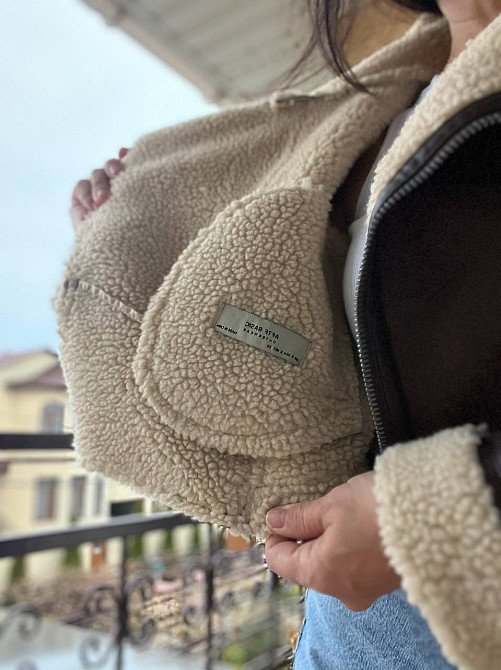 Дублянка жіноча Aftf Basic 2413 коротка косуха оверсайз на блискавці з хутром екозамша коричнева, коричневий, M Київ - фото 4