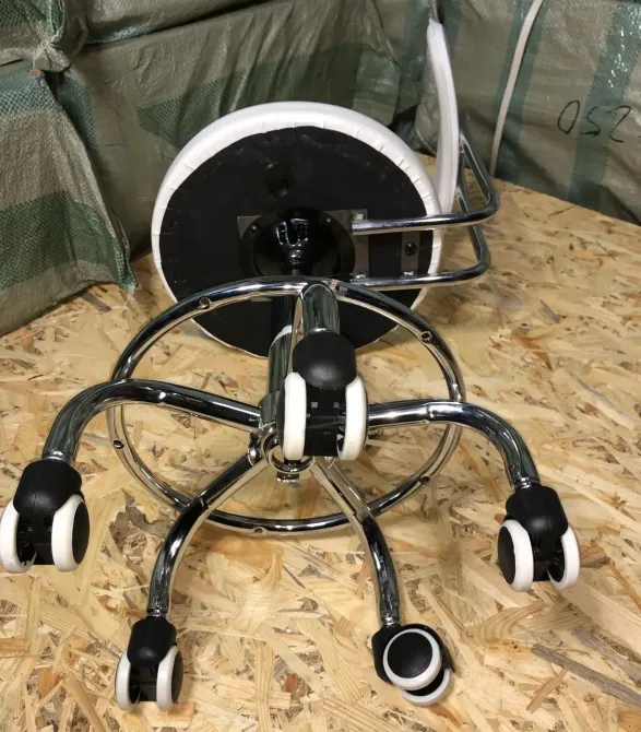 Стілець косметолога зі спинкою Київ - фото 3