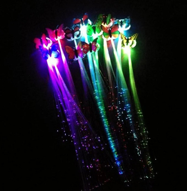 Пасма на шпильці, що світяться в темряві Метелик Київ - фото 3