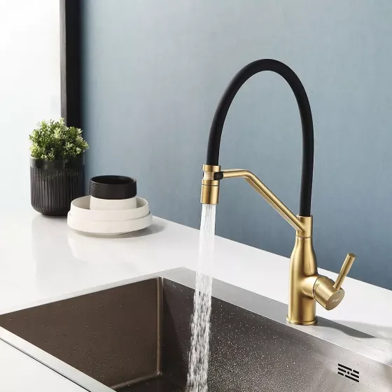 Смеситель для кухни с гибким изливом FRAP F4497-3 золото/черный Киев