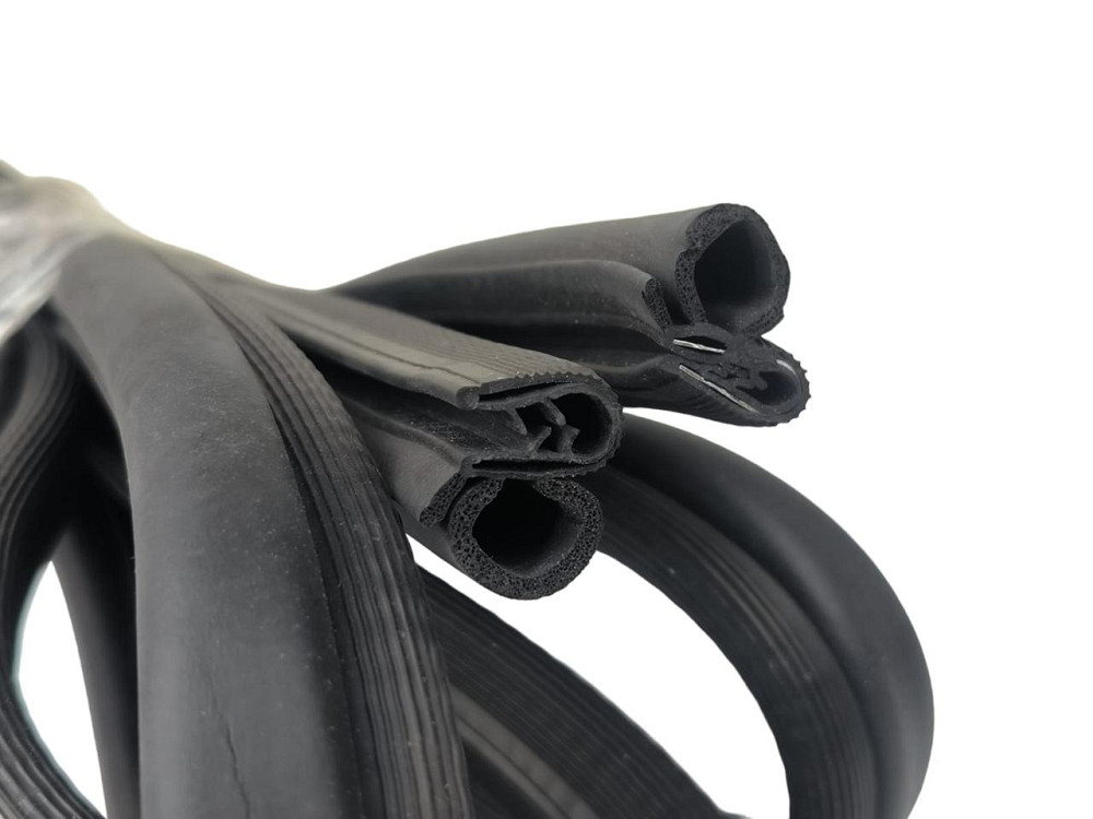 Ущільнювач 2101, 2103, 2105, 2106, 2107 задній (3200 мм) двері Мукачево - фото 1