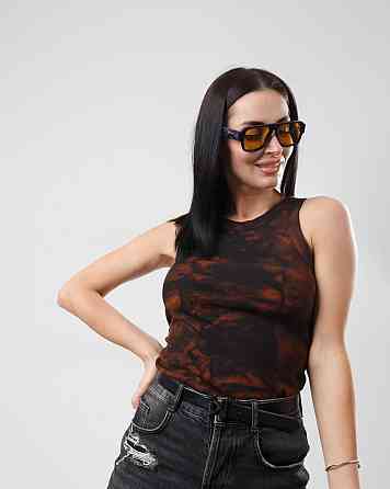 Облягаюча майка тай-дай 