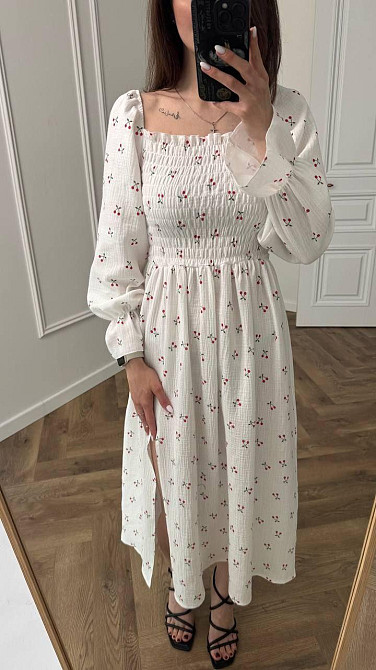 Жіноча сукня міді з відкритими плечима з мусліну Вишні XS/S Харків - фото 4