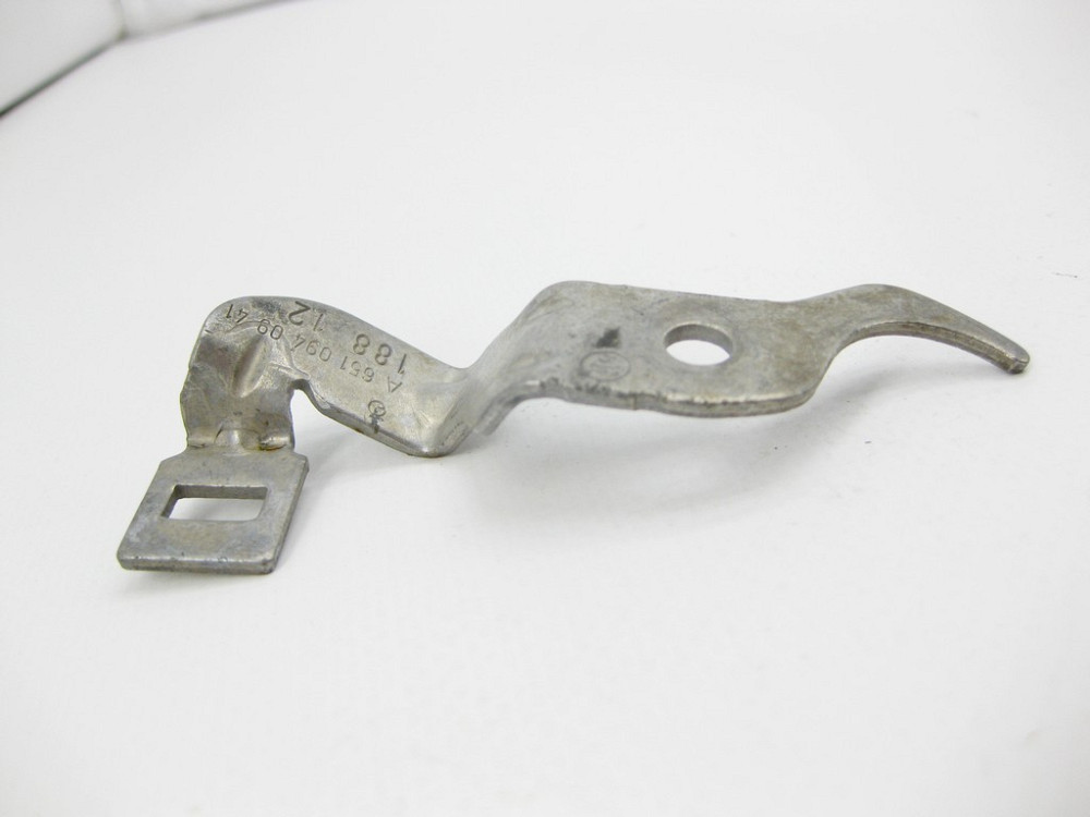 Mercedes-Benz  A6510940941 Кронштейн проводки на вакуумному ресивері для двигуна OM651 R4 2.2 cdi E-Class W212 C207 C-Class W204 CLS C218 Vito Sprinte Одеса - фото 3