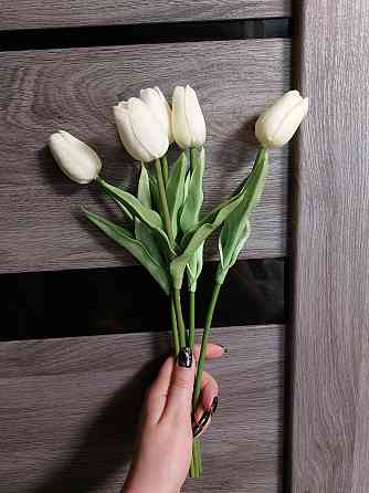 Штучні тюльпани 5 штук 34 см на 45 мм білий Київ